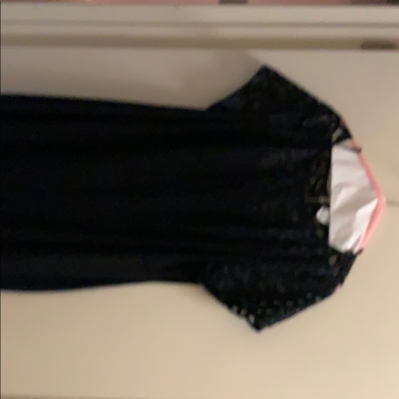 Cocktail dress with cute detail - Picture 2 of 4